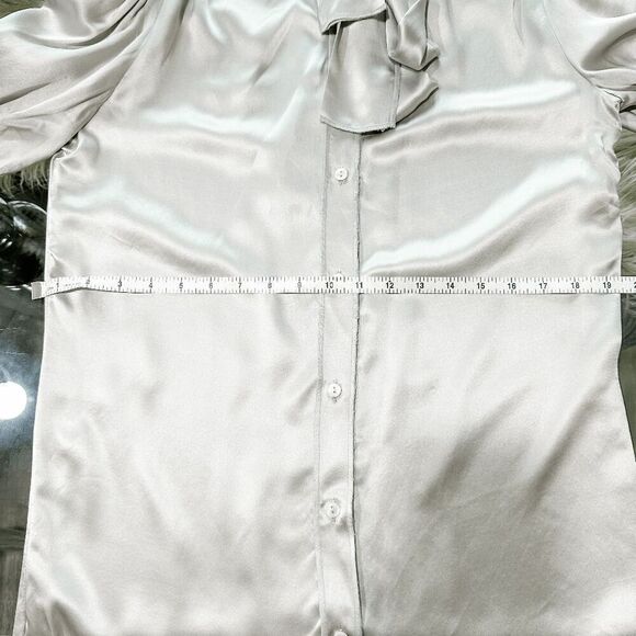 Dolce and Gabbana Ice Grey Silk Short Puff Sleeve Button Down Blouse Womens Size - Picture 6 of 10